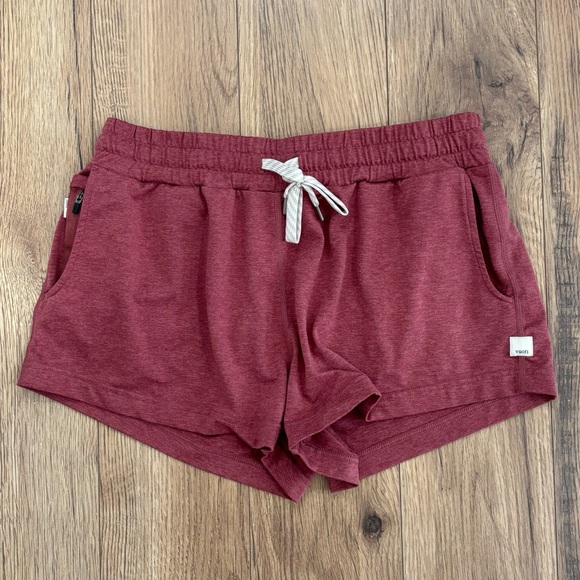 Vuori Pants - Vuori Halo Performance Shorts Size Small In Desert Rose